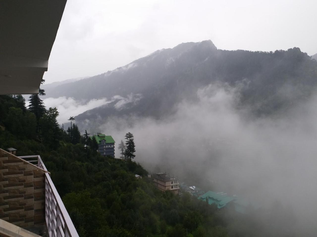 Hotel Seven Hills Manali Exteriér fotografie