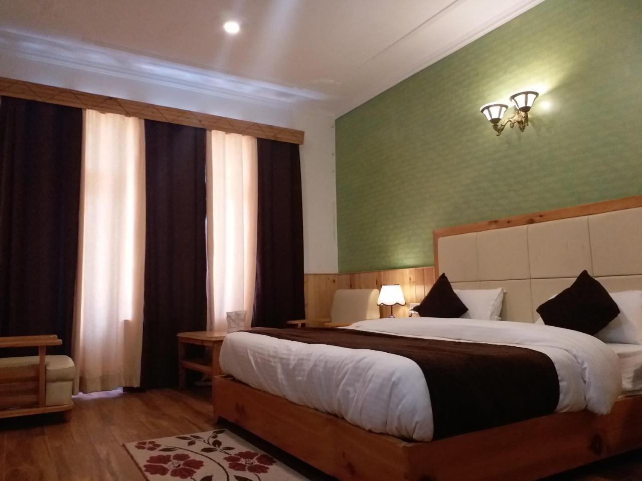 Hotel Seven Hills Manali Exteriér fotografie